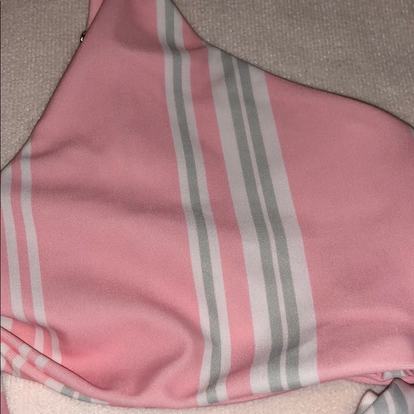 bikini - Picture 3 of 3